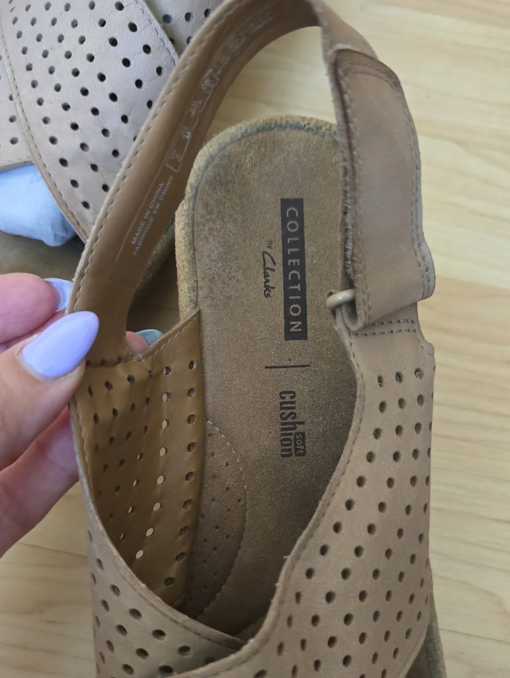 CLARKS Wedge Sandals Beige Soft Cushion Open Toe Crossover Slingback Size 8.5
